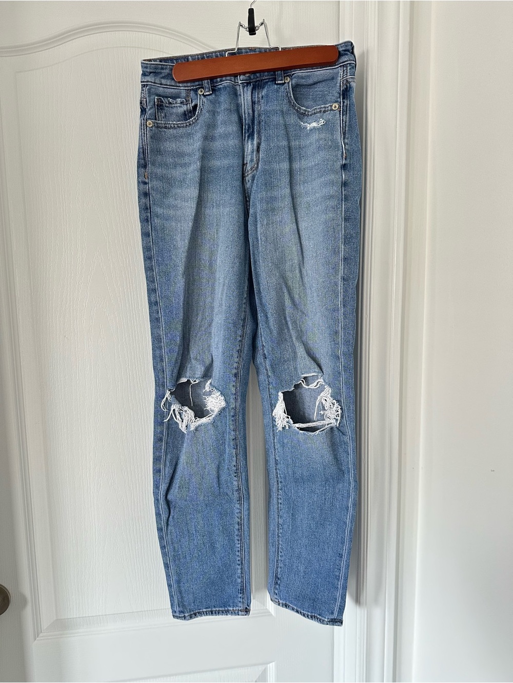 American Eagle Outfitters Light Blue Straight Leg Ripped Jeans